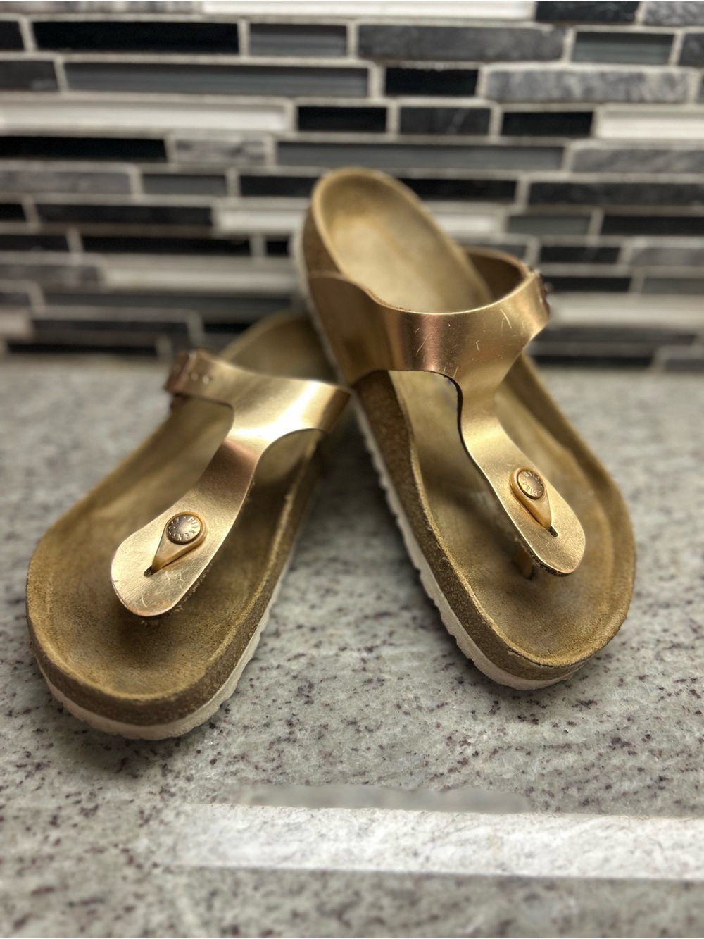 Birkenstock Rose Gold Metallic Gizeh leather Thong Sandals - Women’s size 7(38)